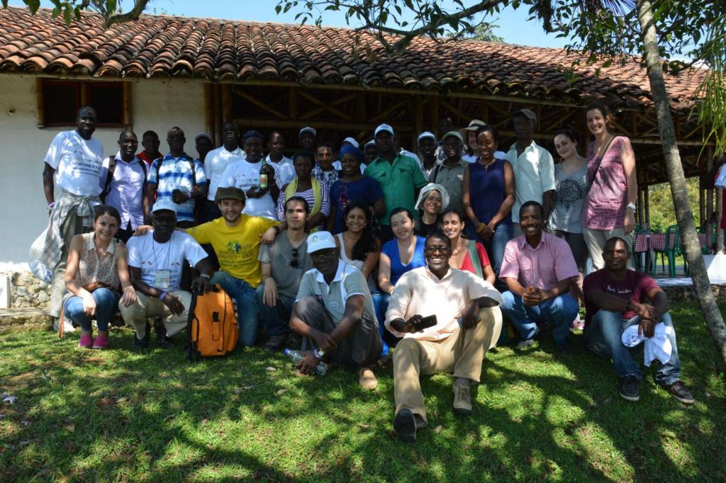 En un reciente intercambio Sur-Sur, agricultores de Colombia y África se reunieron para compartir ideas y experiencias. Foto: J.L.URREA (CCAFS)