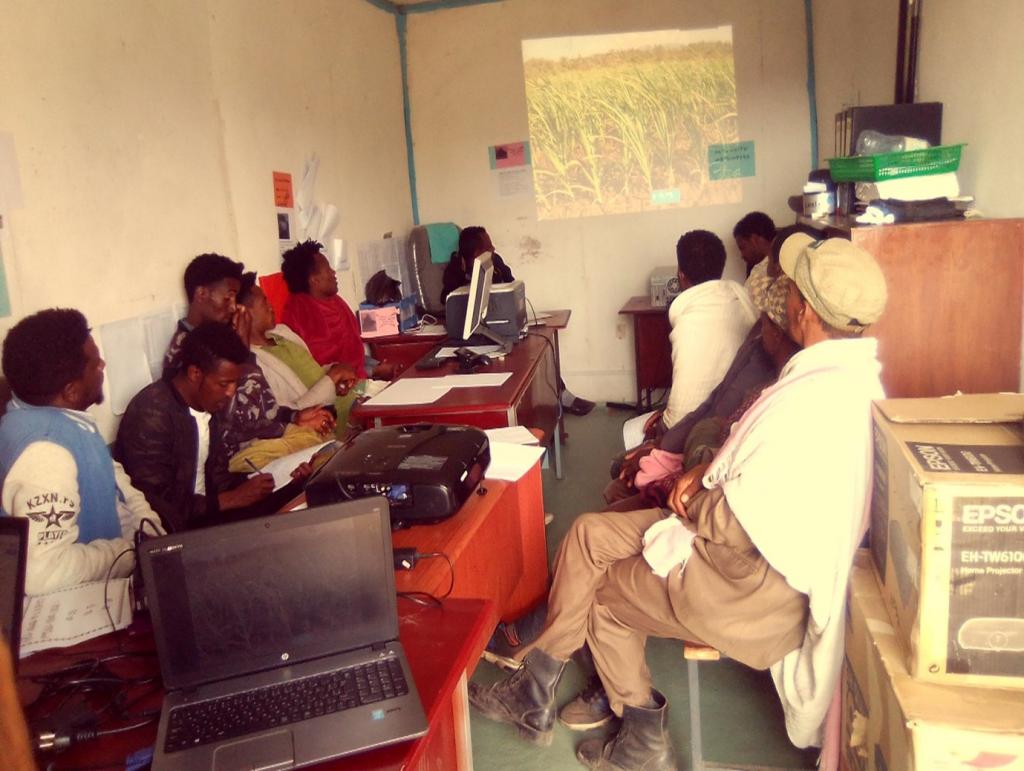 Meeting between the youth and irrigation experts from the Bureau of Agriculture, and experts from The Alliance of Bioversity and CIAT at office in Debre Berhan Woreda Bureau of Agriculture.